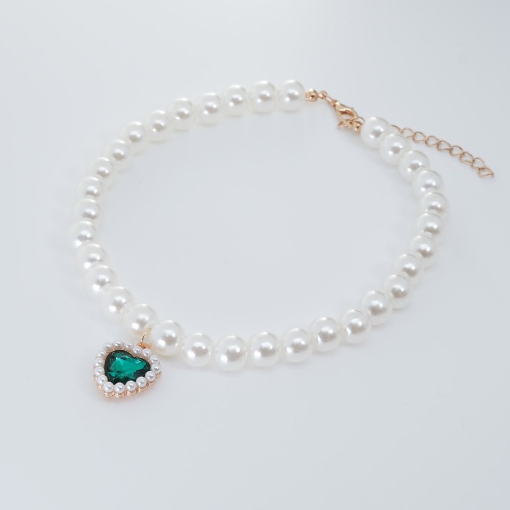 Peal Necklace (Emerald Heart)