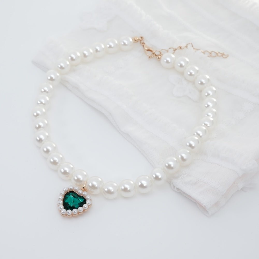 Peal Necklace (Emerald Heart)